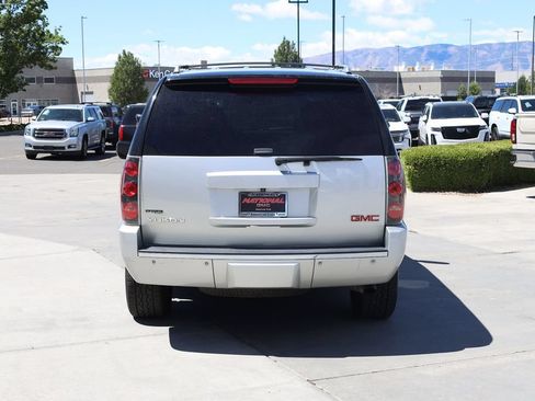 Used 2011 GMC Yukon Denali AWD/4WD image 5
