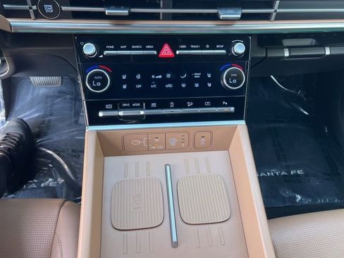 Used 2025 Hyundai Santa Fe Limited image 13