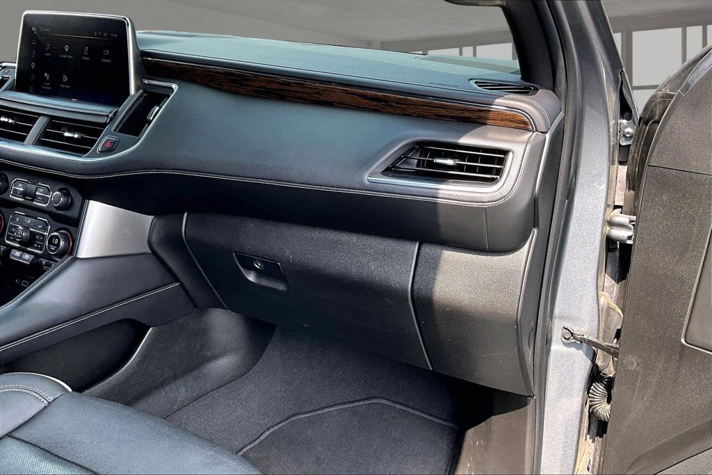 Used 2022 Chevrolet Suburban Premier AWD/4WD image 17
