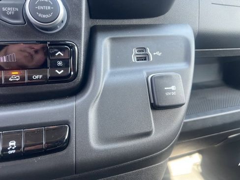 Used 2025 RAM ProMaster 2500 w/ Convenience Group image 25