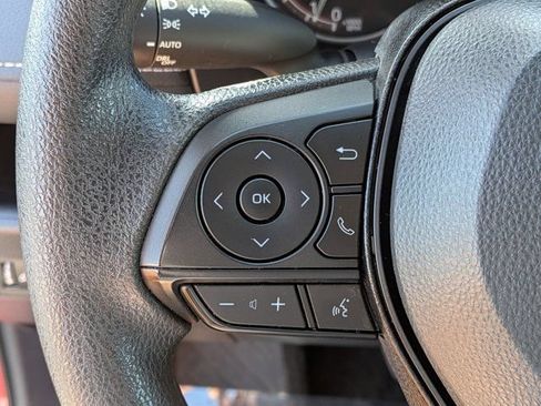 Used 2025 Toyota RAV4 XLE FWD image 23