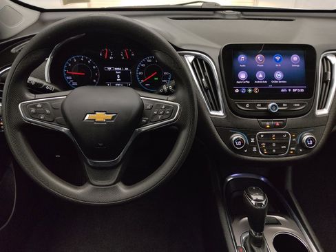 Used 2020 Chevrolet Malibu LT FWD image 22