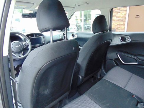 Used 2024 Kia Soul LX w/ Option Group 015 FWD image 11