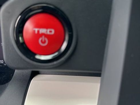 Used 2024 Toyota Tacoma TRD Off-Road image 27