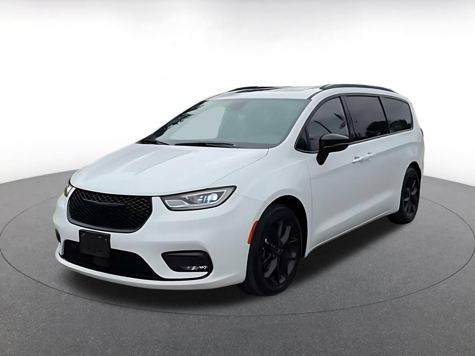 Used 2025 Chrysler Pacifica Limited FWD image 6
