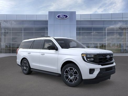 New 2026 Ford Expedition Active RWD image 7