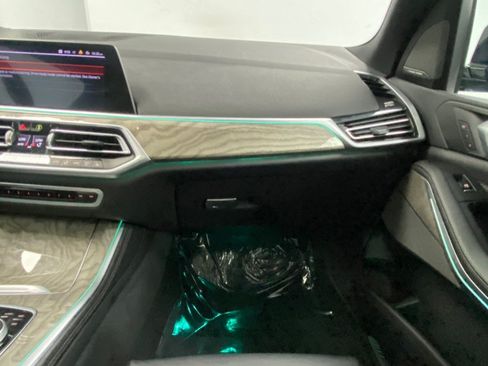 Used 2019 BMW X5 xDrive50i w/ M Sport Package AWD/4WD image 26