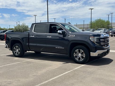 Certified 2025 GMC Sierra 1500 SLT RWD image 7