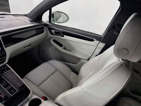 Certified 2023 Porsche Macan S w/ Premium Package Plus AWD/4WD image 30