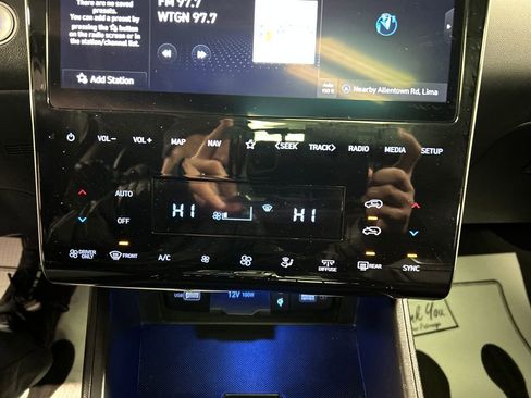 Used 2024 Hyundai Tucson Limited image 17