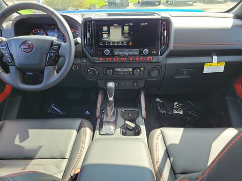 Used 2025 Nissan Frontier PRO-4X w/ Pro Premium Package image 9