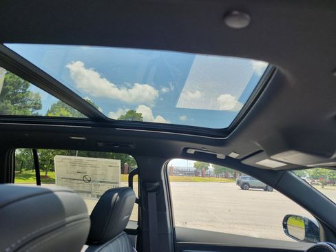 New 2025 Buick Enclave Avenir w/ Super Cruise Package image 8