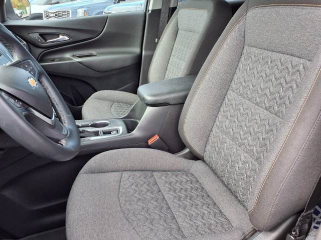 Used 2024 Chevrolet Equinox LT w/ LPO, Floor Liner Package FWD image 3