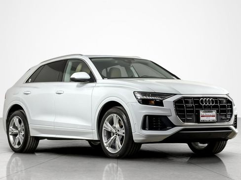 Used 2023 Audi Q8 Premium Plus AWD/4WD image 7