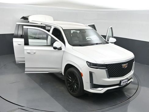 Used 2021 Cadillac Escalade ESV Luxury AWD/4WD image 52