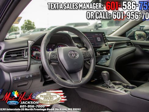 Used 2022 Toyota Camry XSE FWD image 7