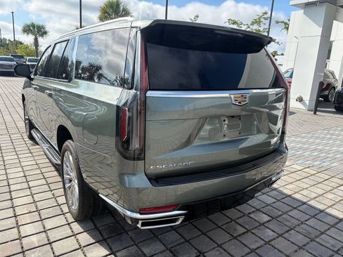 Used 2023 Cadillac Escalade ESV Premium Luxury AWD/4WD image 8