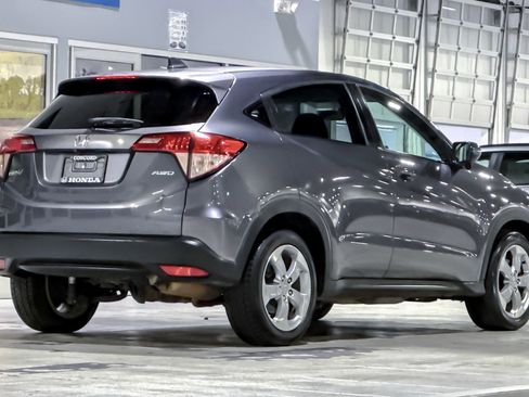 Used 2017 Honda HR-V EX image 8
