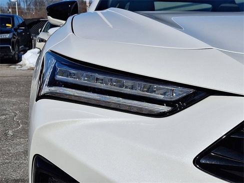 Certified 2025 Acura TLX w/ Technology Package image 9
