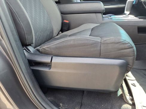 Used 2015 Toyota Tundra SR5 w/ SR5 Upgrade Package image 29