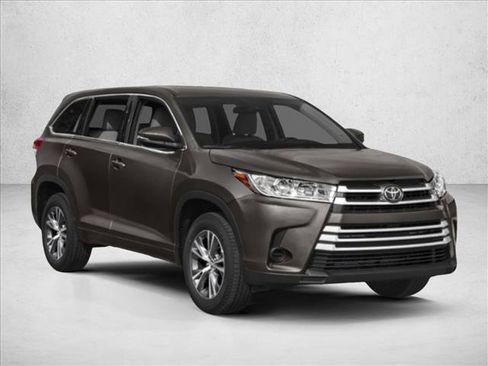 Used 2019 Toyota Highlander Plus image 3