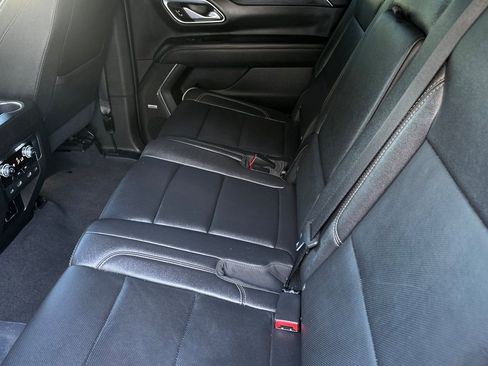 Used 2021 GMC Yukon XL SLT w/ Rear Media and Nav Package image 11