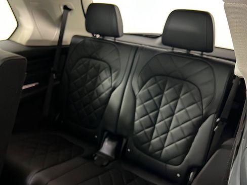 Certified 2024 BMW X7 xDrive40i w/ Premium Package AWD/4WD image 23