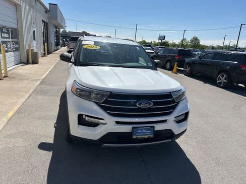Used 2023 Ford Explorer XLT w/ Equipment Group 202A AWD/4WD image 28