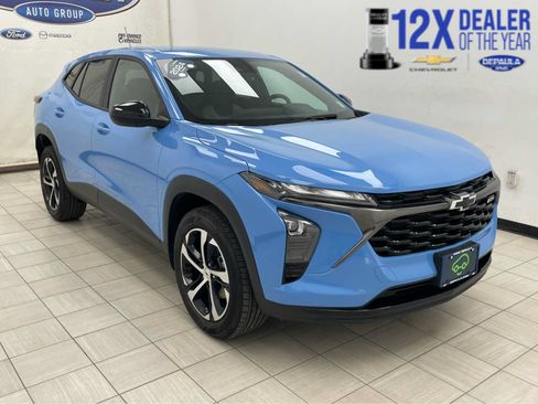 Certified 2024 Chevrolet Trax RS w/ Driver Confidence Package FWD image 1