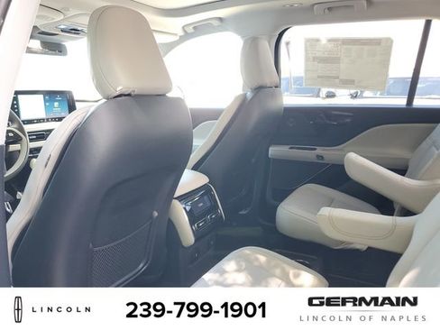 New 2025 Lincoln Aviator 2WD w/ Equipment Group 101A image 20