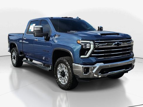 Used 2024 Chevrolet Silverado 2500 LTZ w/ LTZ Plus Package AWD/4WD image 3