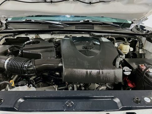 Used 2017 Toyota Tacoma SR5 w/ Tow Package image 28