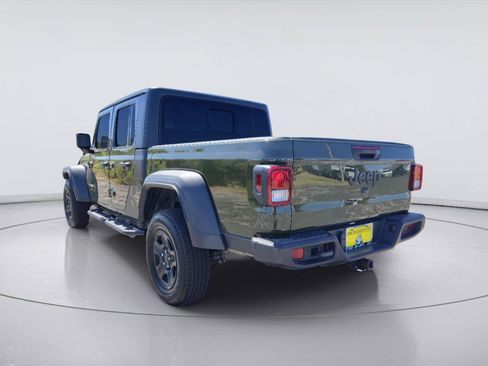 Used 2023 Jeep Gladiator Sport AWD/4WD image 3