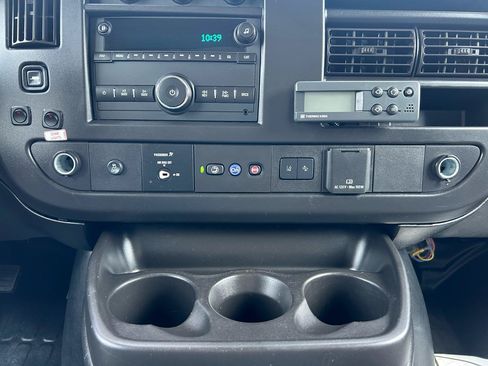 Used 2024 Chevrolet Express 3500 w/ Power Convenience Package RWD image 27