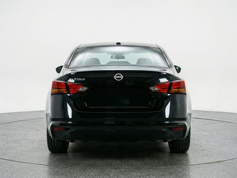 Used 2025 Nissan Altima 2.5 SV image 7
