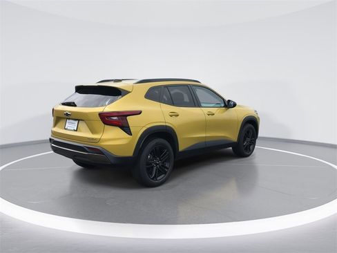 Used 2024 Chevrolet Trax ACTIV image 8