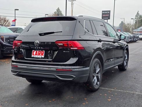 Used 2022 Volkswagen Tiguan SE image 3