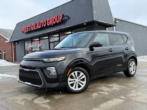 Used 2022 Kia Soul LX image 19