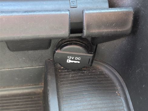 Used 2018 RAM 1500 SLT image 19