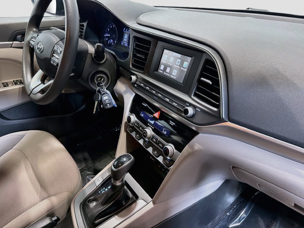 Used 2020 Hyundai Elantra SE FWD image 27