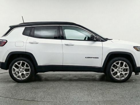Used 2025 Jeep Compass Limited AWD/4WD image 11