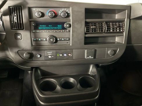 Used 2021 GMC Savana 2500 Extended image 17