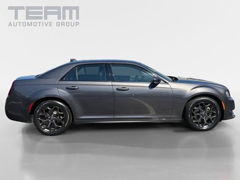 Certified 2022 Chrysler 300 Touring L w/ Popular Equipment Group AWD/4WD image 8