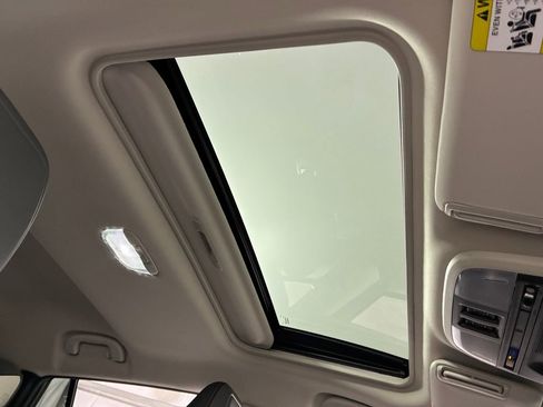 Used 2025 Subaru Crosstrek 2.5i Limited w/ Crosstrek Mirror Package image 31