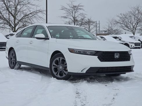 Certified 2023 Honda Accord EX image 2