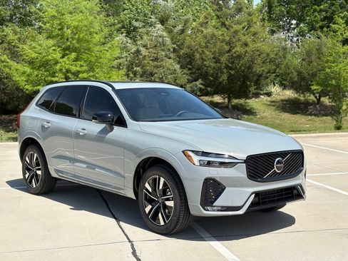New 2026 Volvo XC60 B5 Core w/ Protection Package Premier image 4