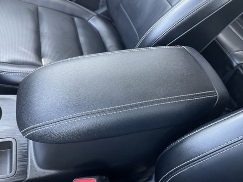 Used 2024 Ford Escape Platinum image 17