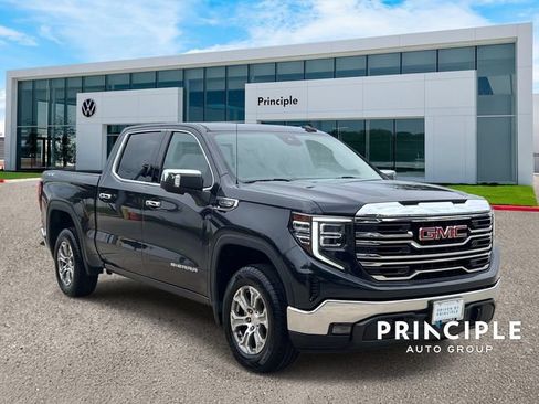Used 2025 GMC Sierra 1500 SLT AWD/4WD image 3