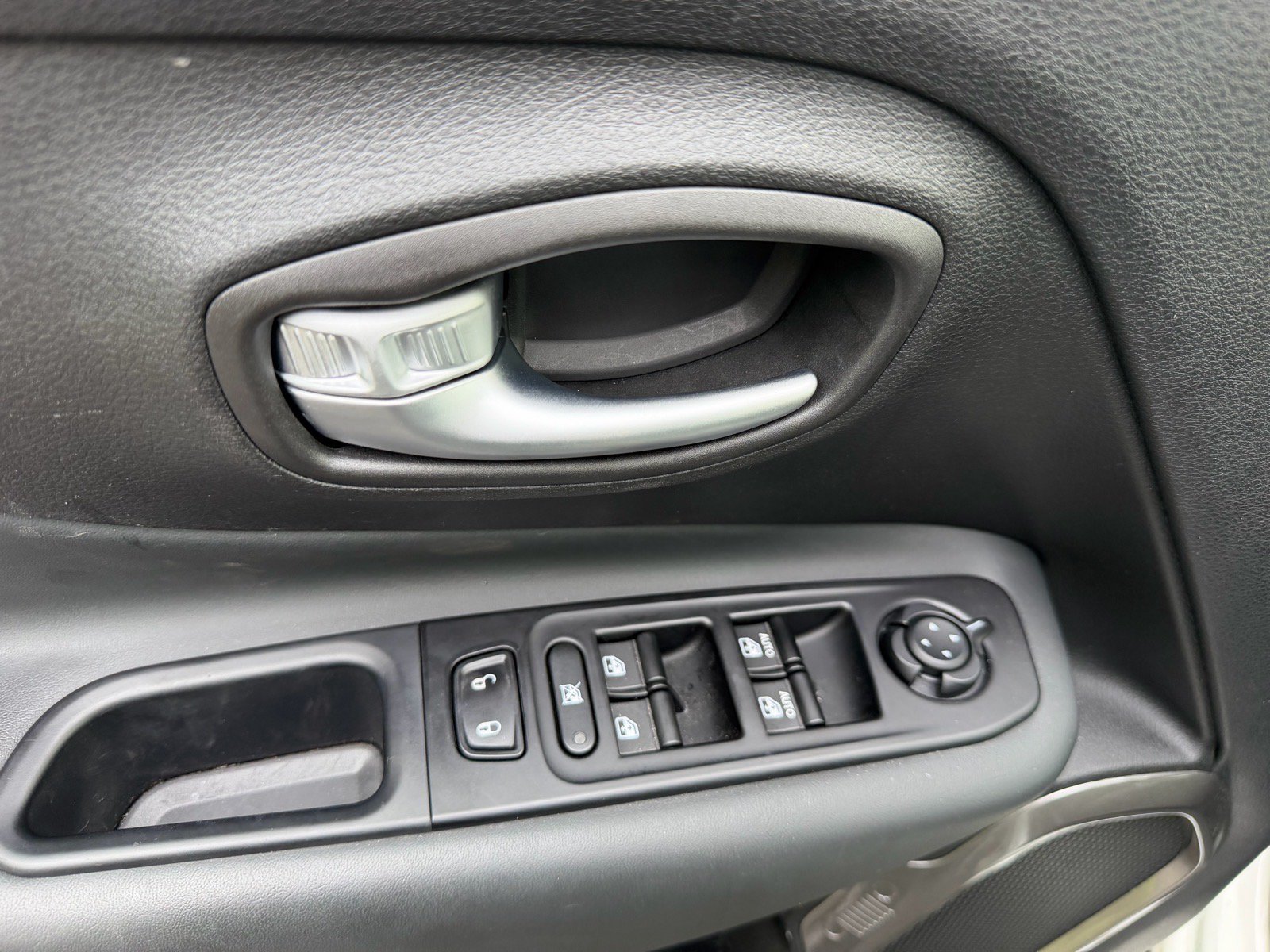 Used 2022 Jeep Renegade Limited w/ Sun, Sound & Wheels Group AWD/4WD image 22