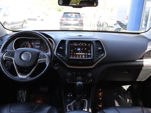 Used 2016 Jeep Cherokee Limited AWD/4WD image 10